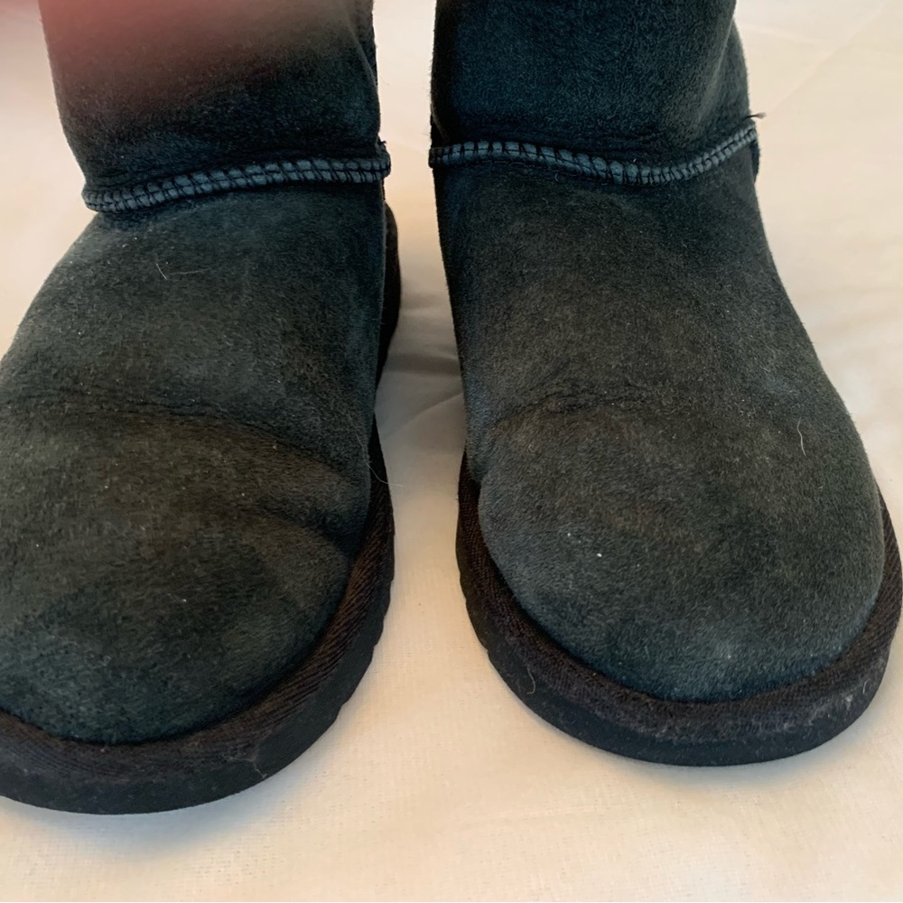 UGG boots girls size 3 - Picture 8 of 8